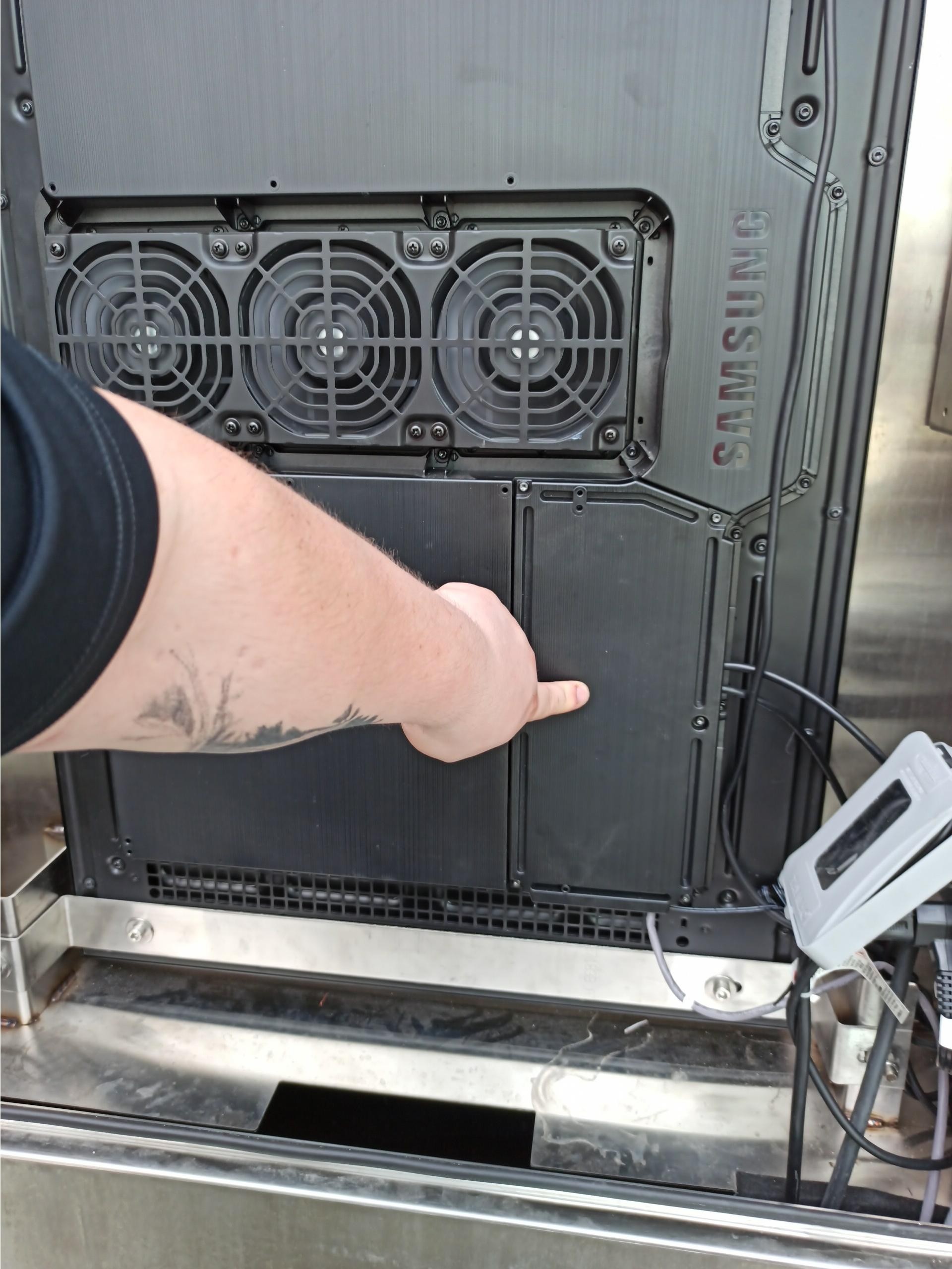 Cat5_Signal_Booster_Box_Installed_in_This_Input_Weather_Covering.jpeg
